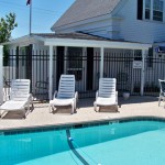 Ebb Tide Cottages - Cottage #8 - Poolside 1 Bedroom King Suite Sleeps 4 – 1 King Bed, 1 Double-sized Pull-out